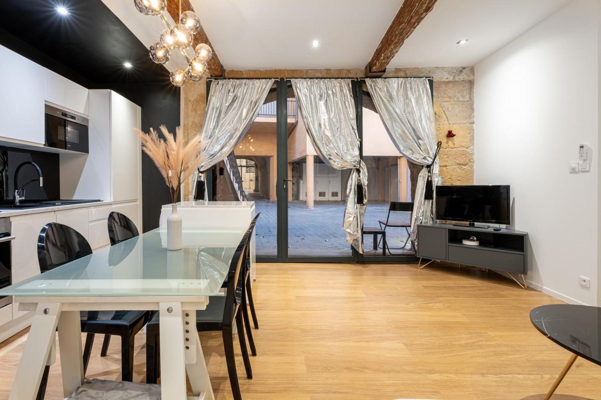 Le Yona Mirabeau - Appartement T3 Atypique Situe Dans Le Centre Ville Historique - Proche Rotonde 엑상프로방스 외부 사진